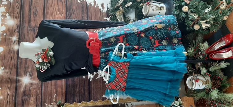 Retro Black Long Sleeved Swing Dress with Deer and Xmas Themed Print