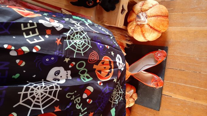 Retro Halloween Pumpkin Faces (Sleeveless) Swing Dress