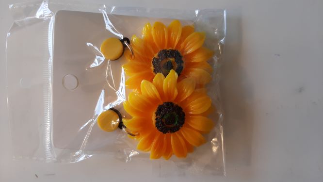 Sunflower Hanging Peirced Earrings.