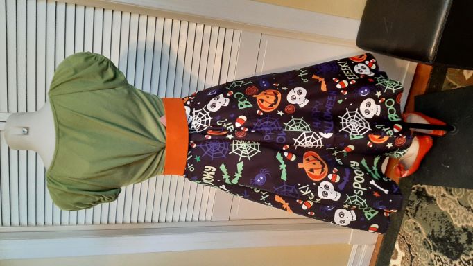 Retro Halloween Black Swing Skirt with Pumpkin/Bats/Halloween Wording Print