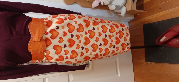 Retro Cream with Orange/Purple Heart Print Pencil Skirt