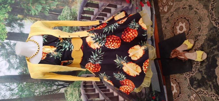 Retro Black Pineapple Print Peasant Top